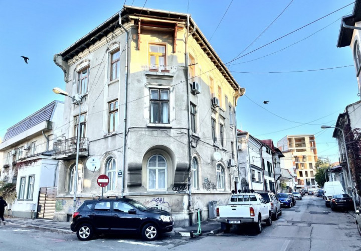 Vanzare apartament 3 camere in vila  Armeneasca - Strada Spatarului