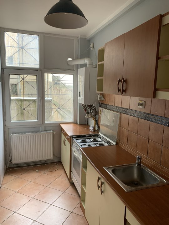 Inchiriere apartament 4 camere pretabil birouri -Vasile Lascar